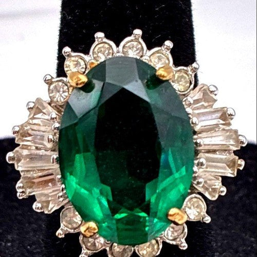 Vintage Green Rhinestone Cocktail Ring Gold Electroplate 9.2g