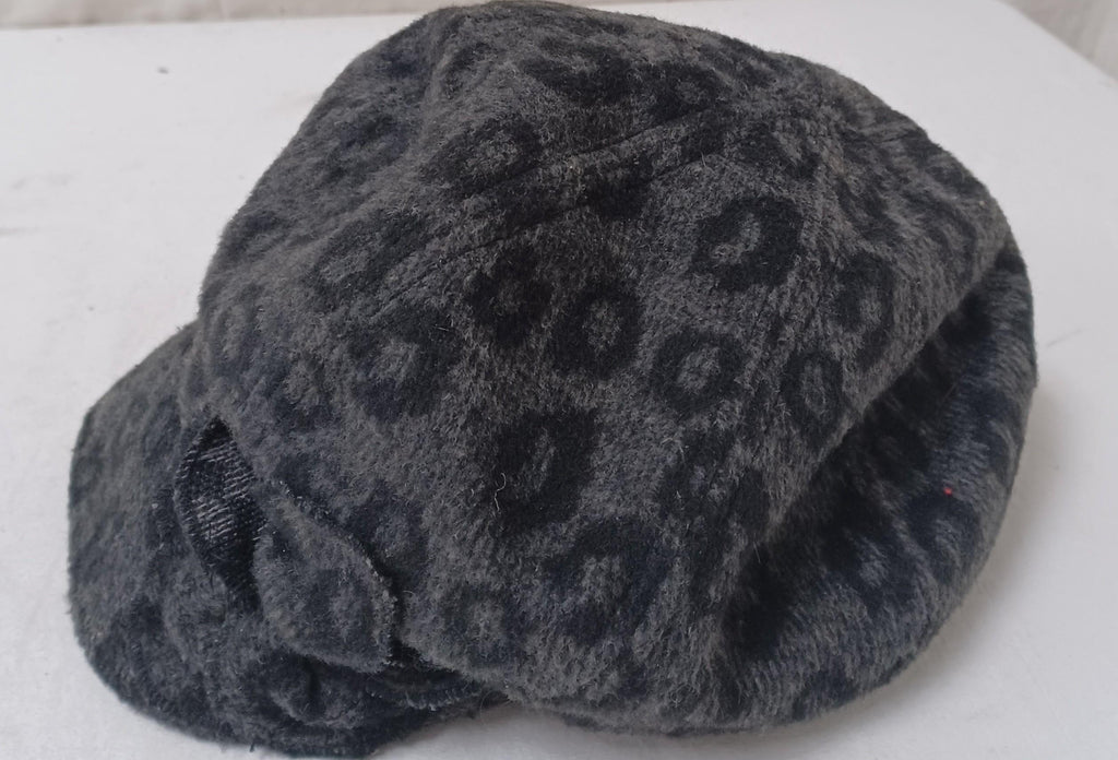 Women’s Gray Leopard Print Newsboy Cap | Soft Cabbie Winter Hat