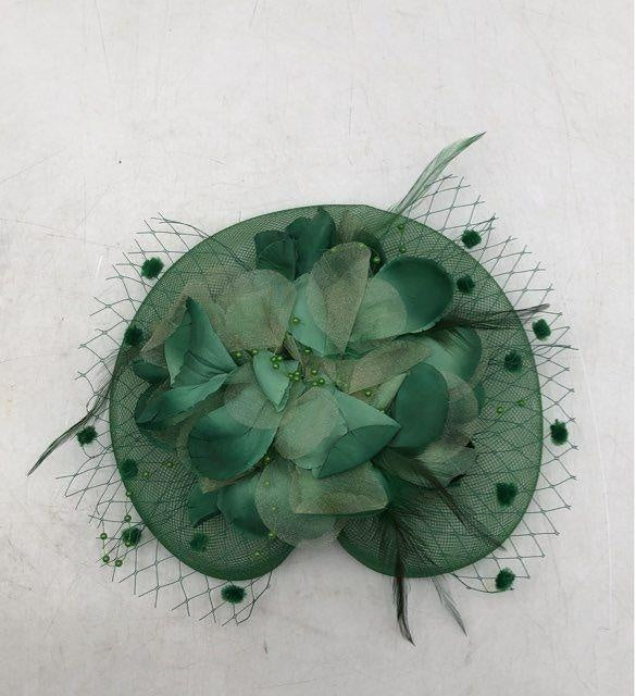 Vintage Green Floral Fascinator Hair Clip – Wedding, Church & Garden Party Headpiece