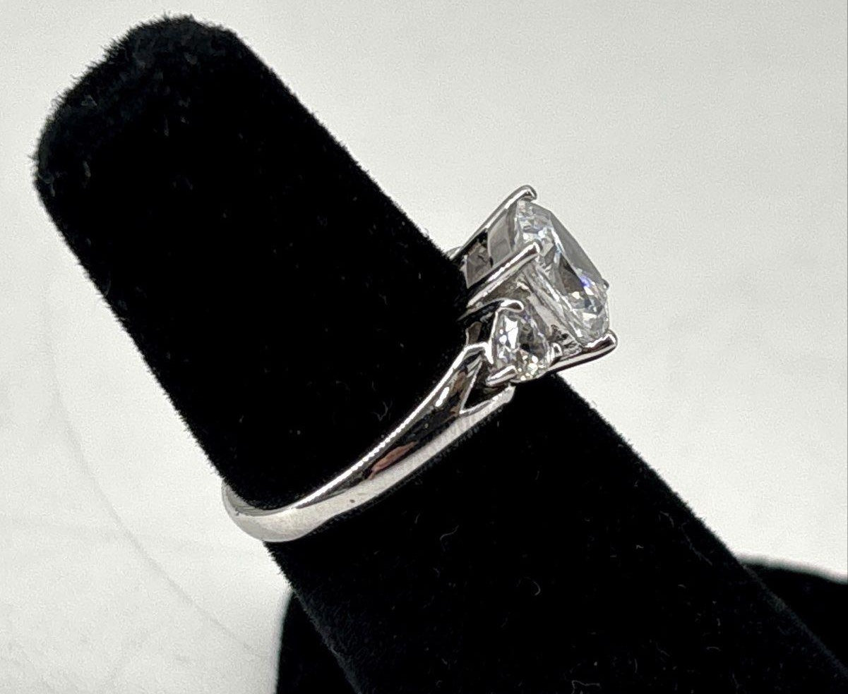 800 Platinum Plated Ring Size 5 with Cubic Zirconia