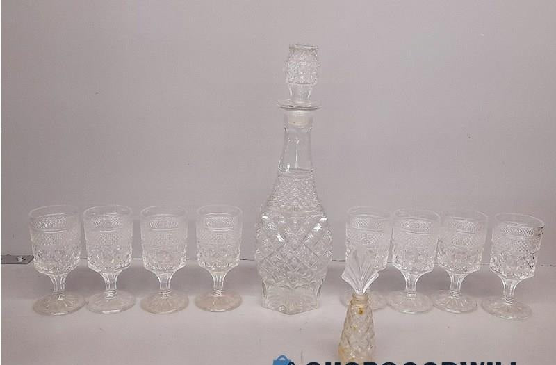 Anchor Hocking Wexford Style Glass Decanter Bottle Complete Service Set