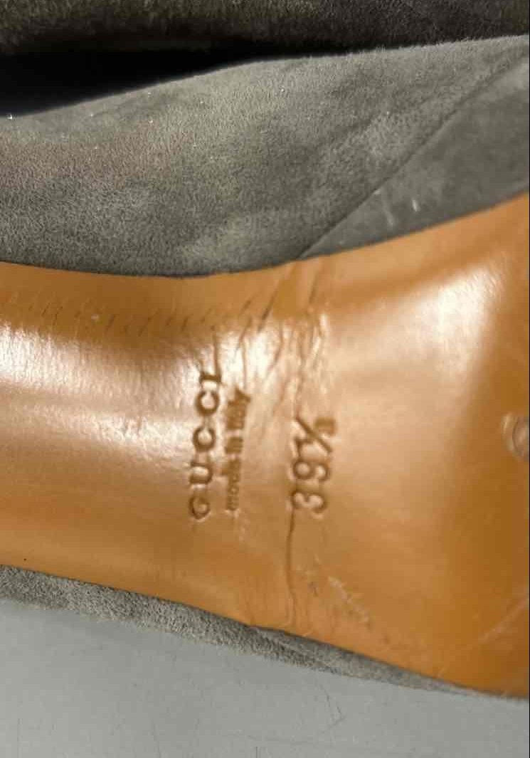 Gucci Taupe Suede Platform Pumps Size 39.5 Round Toe High Heel Designer Shoes
