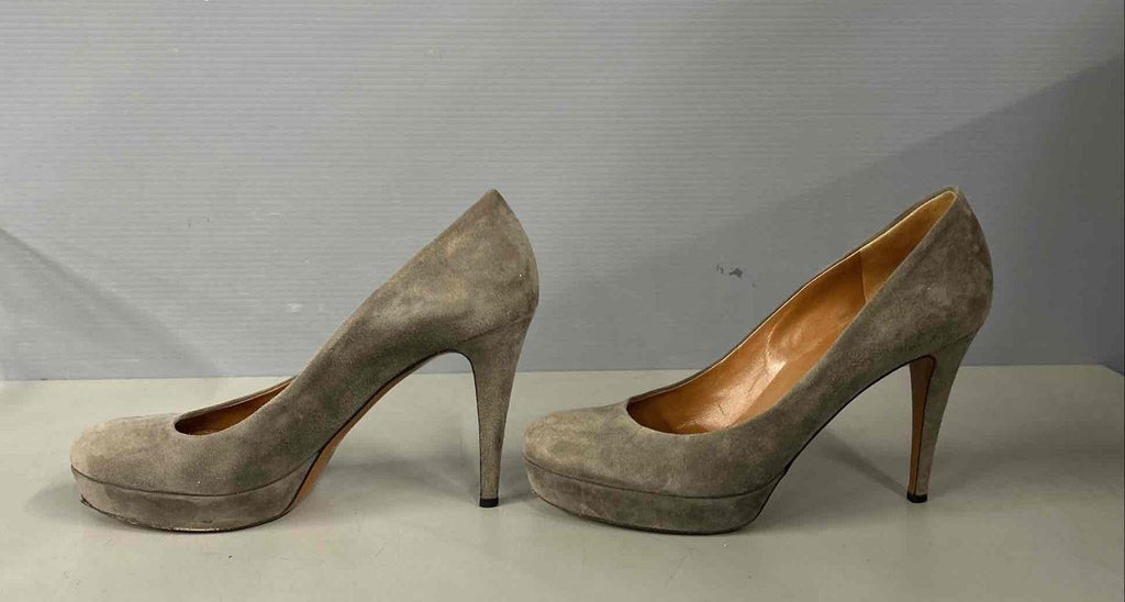 Gucci Taupe Suede Platform Pumps Size 39.5 Round Toe High Heel Designer Shoes