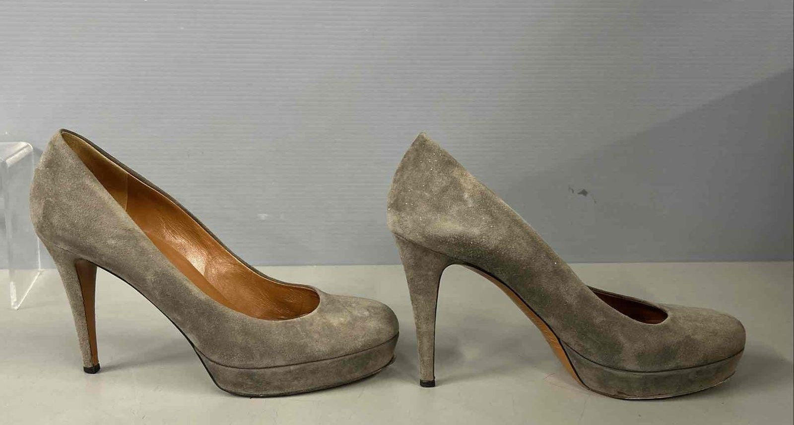 Gucci Taupe Suede Platform Pumps Size 39.5 Round Toe High Heel Designer Shoes