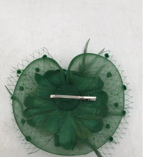 Vintage Green Floral Fascinator Hair Clip – Wedding, Church & Garden Party Headpiece