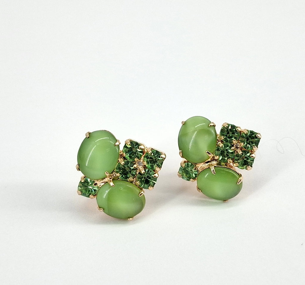 Vintage Tres Jolie Gold Tone Green Cabochon Rhinestone Screw-Back Earrings