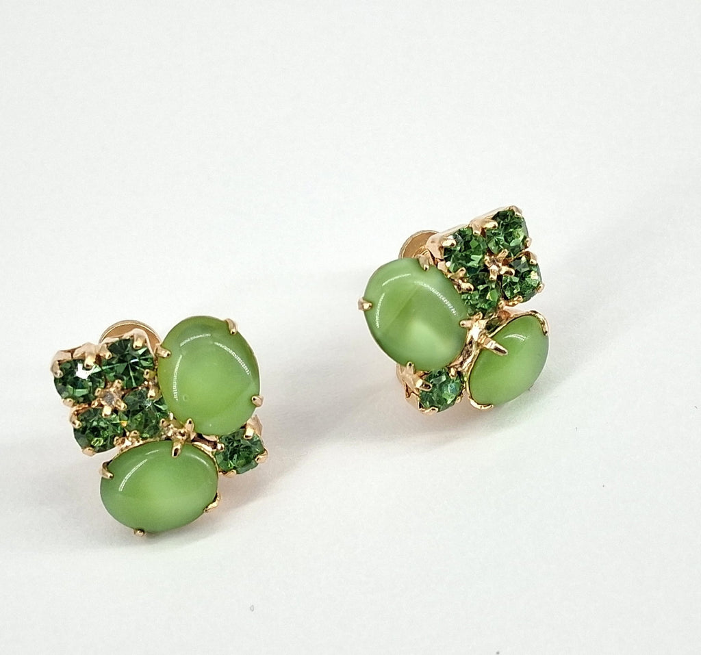 Vintage Tres Jolie Gold Tone Green Cabochon Rhinestone Screw-Back Earrings