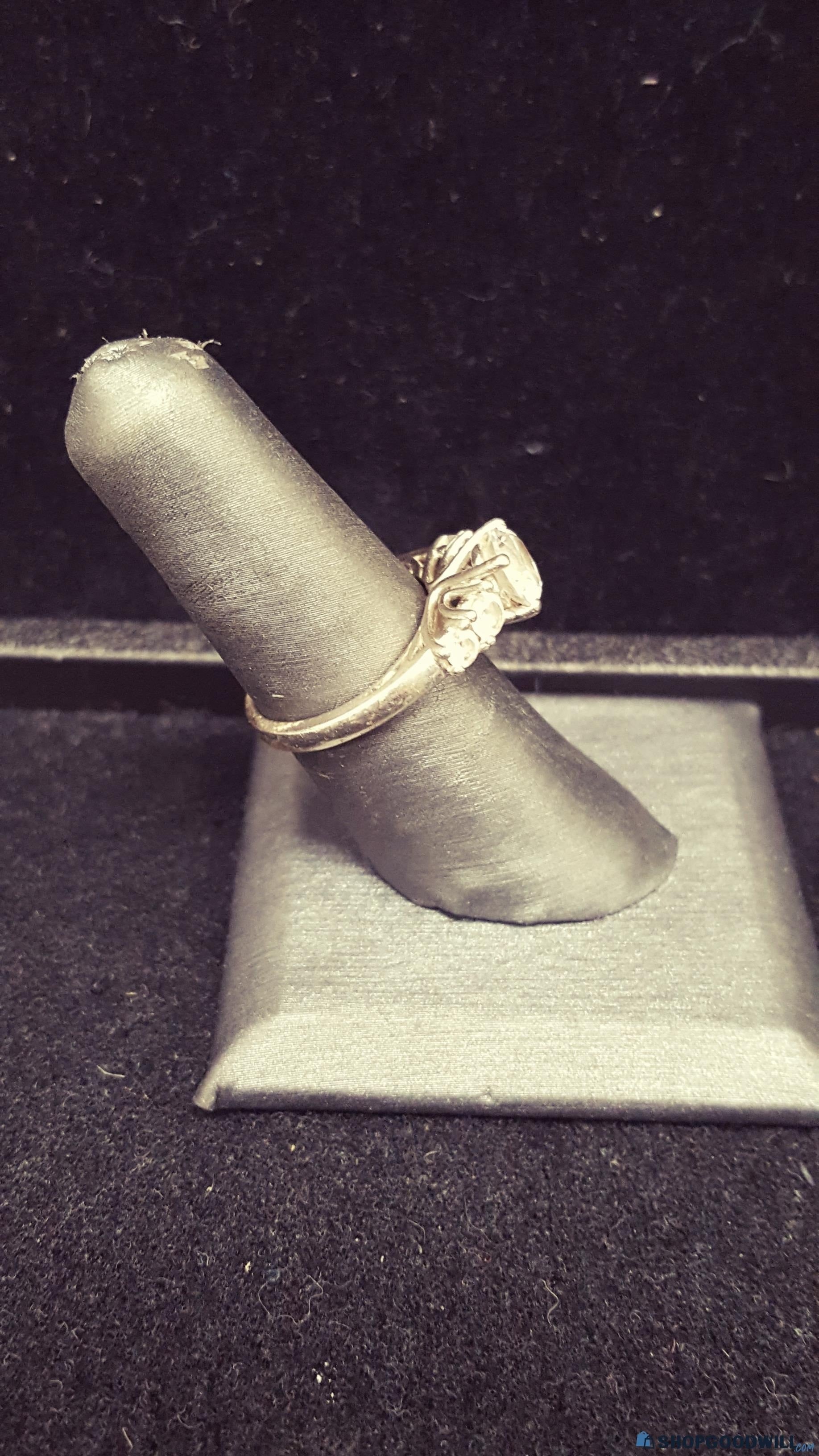925 Silver & Rhinestone Ring Size 6.5 - 4.2g