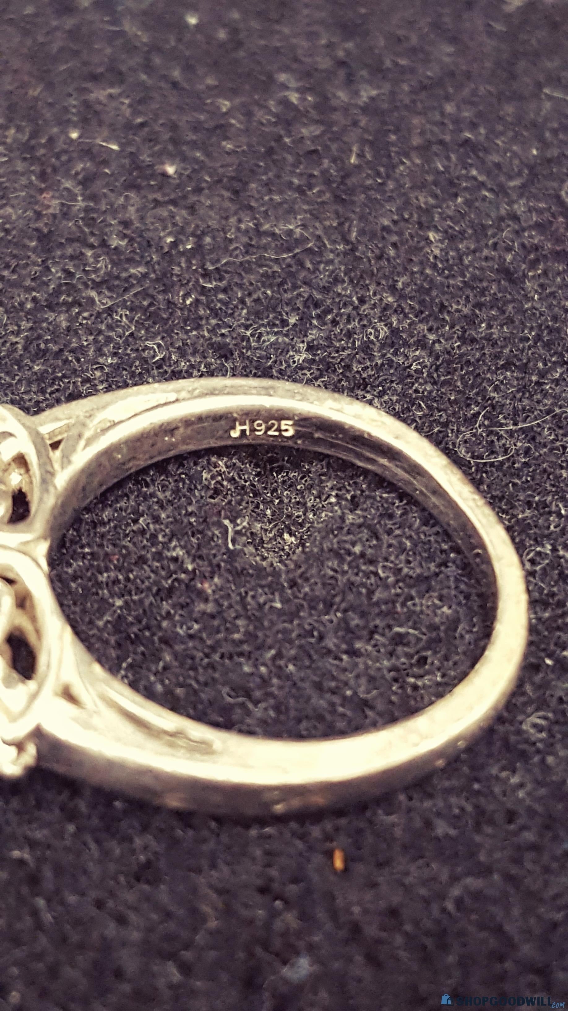 925 Silver & Rhinestone Ring Size 6.5 - 4.2g