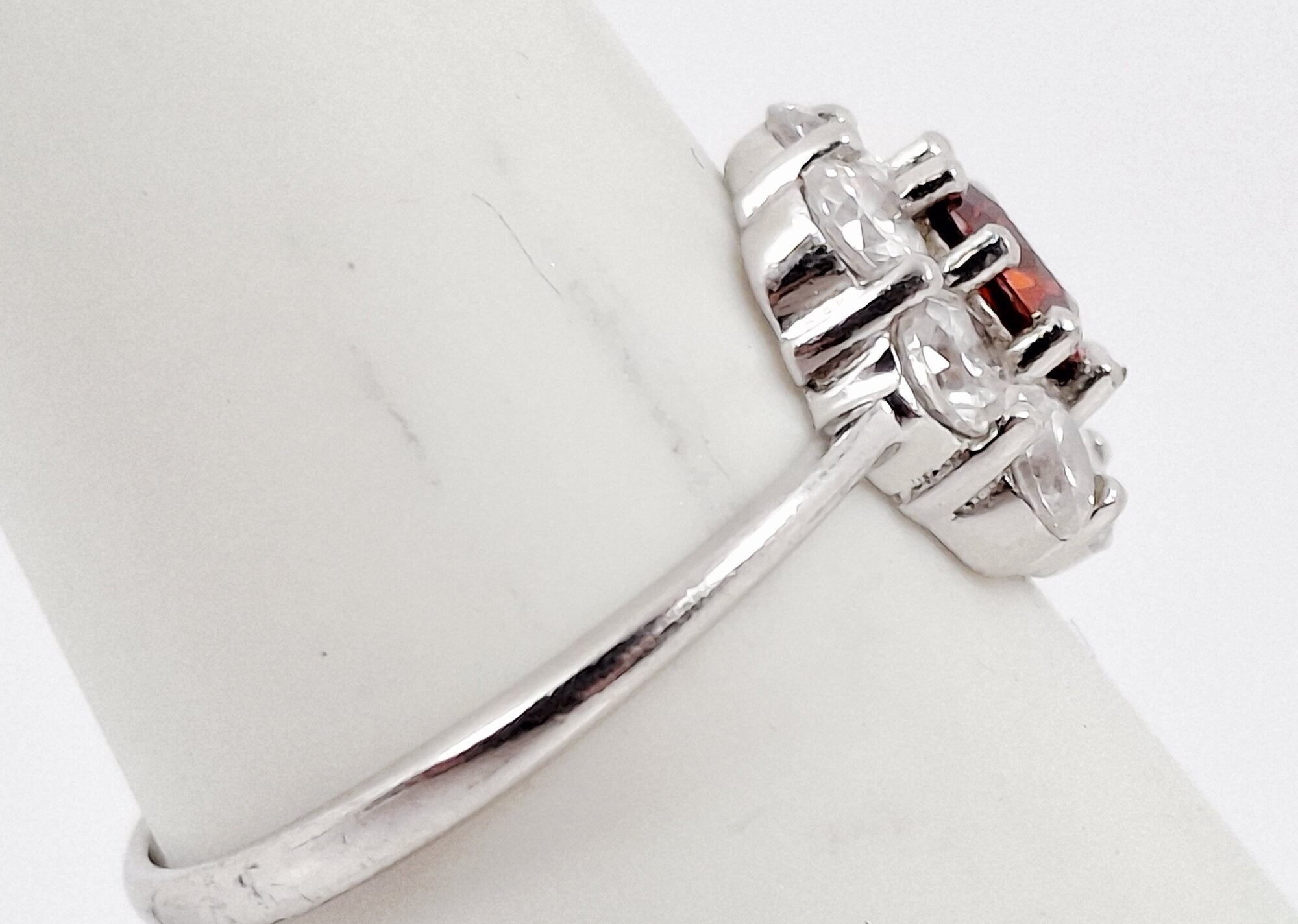 925 Sterling Silver Garnet & Cubic Zirconia Flower Blossom Ring Size 6