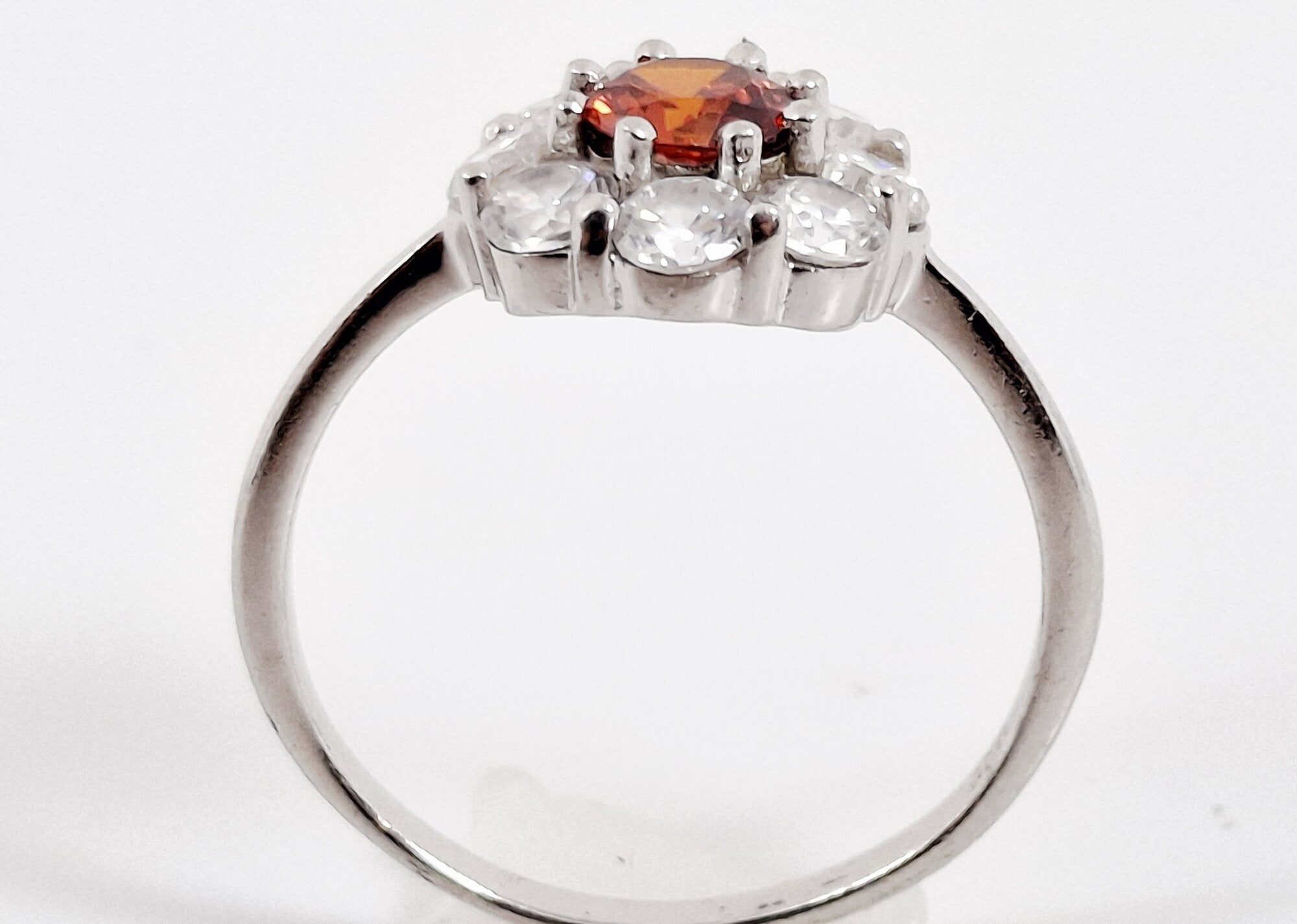 925 Sterling Silver Garnet & Cubic Zirconia Flower Blossom Ring Size 6