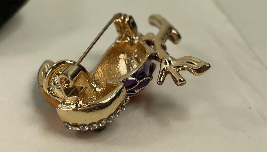 Colorful Enamel Toucan Brooch Gold Tone Glass Gem Tropical Bird Pin