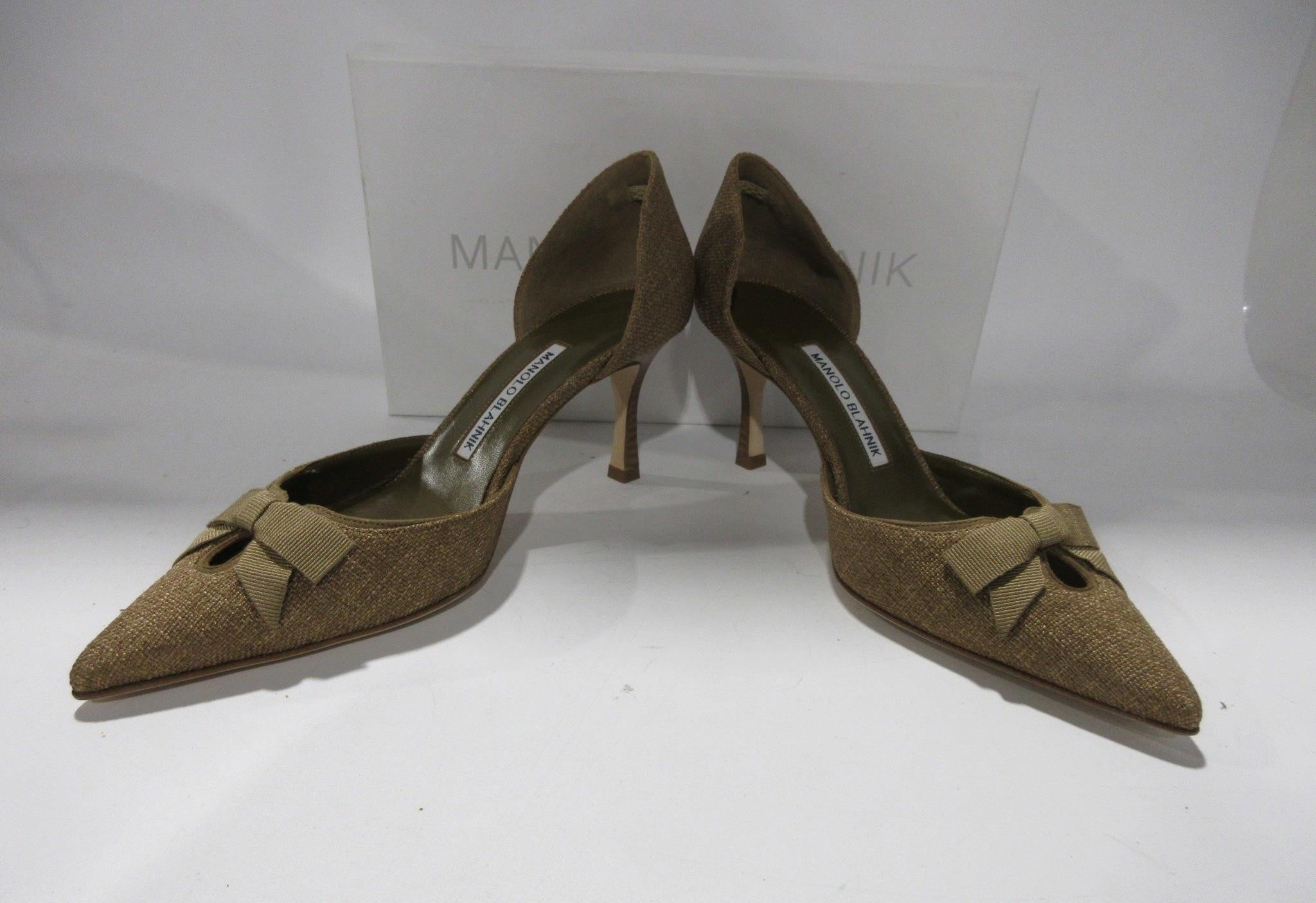 Manolo Blahnik Pointed Toe Slingback Heels Size 38.5, Olive Satin Designer Pumps