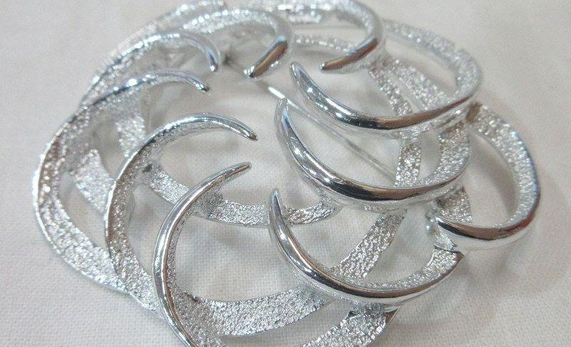 Vintage 1962 Sarah Coventry Tailored Swirl Silver Tone Brooch Mid-Century Pin