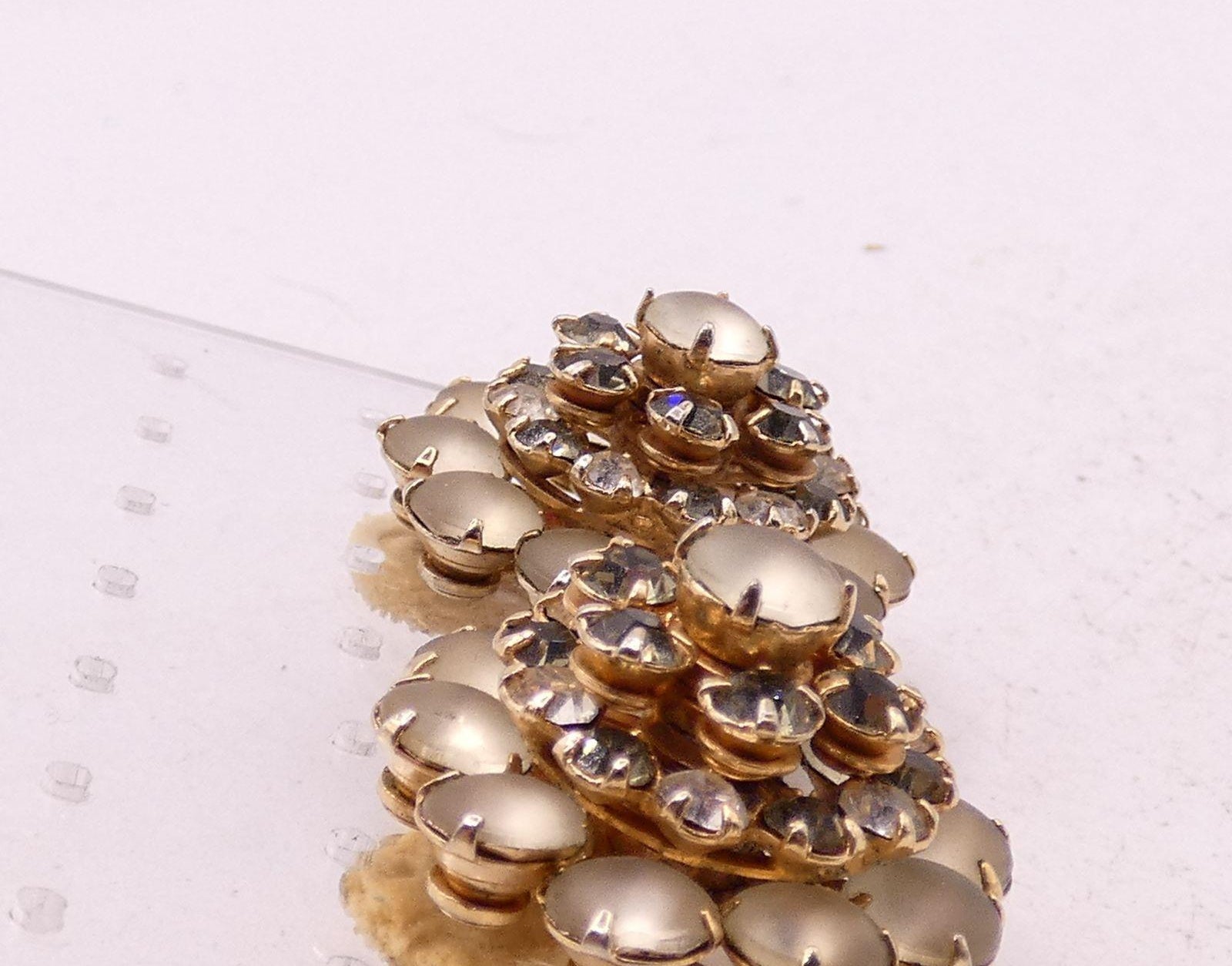 Vintage Gold Tone Frosted Glass Rhinestone/Crystal Flower Clip On Earrings