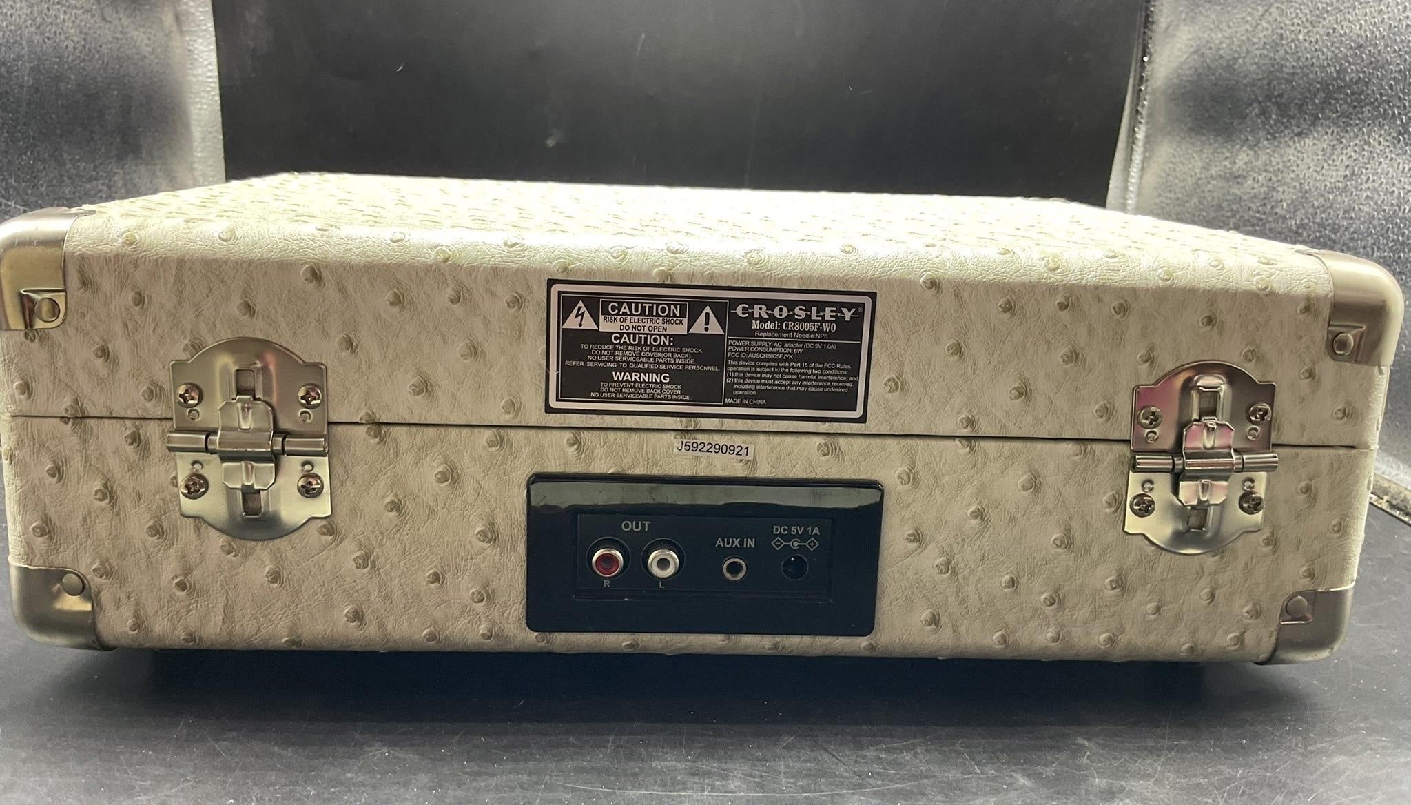Crosley Cruiser Plus CR8005F-WO Turntable - White Ostrich - Untested AS-IS