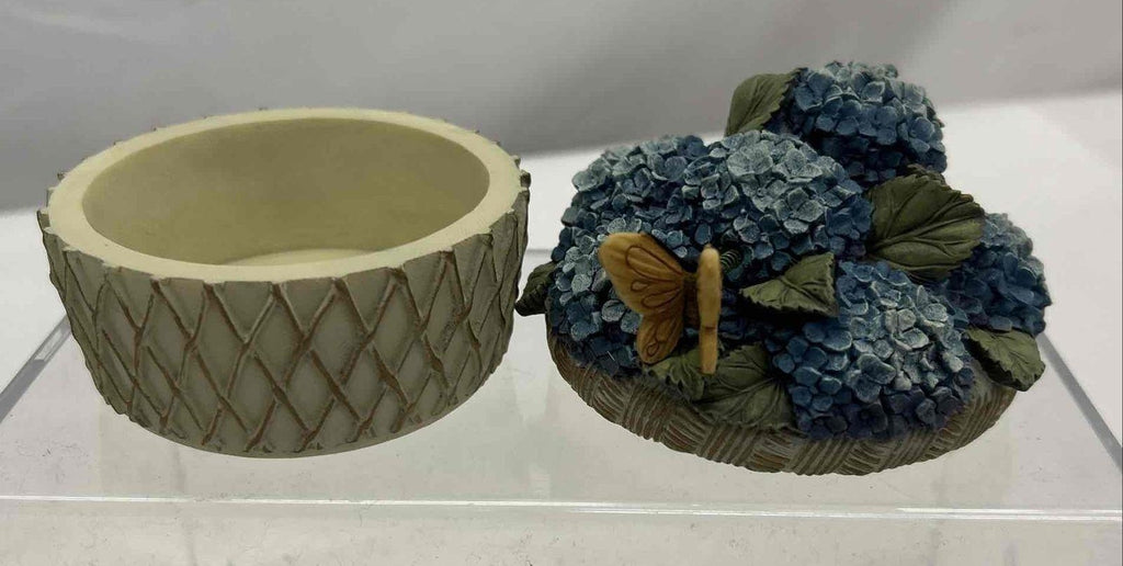 House of Lloyd Hydrangea Butterfly Floral Keepsake Music Box