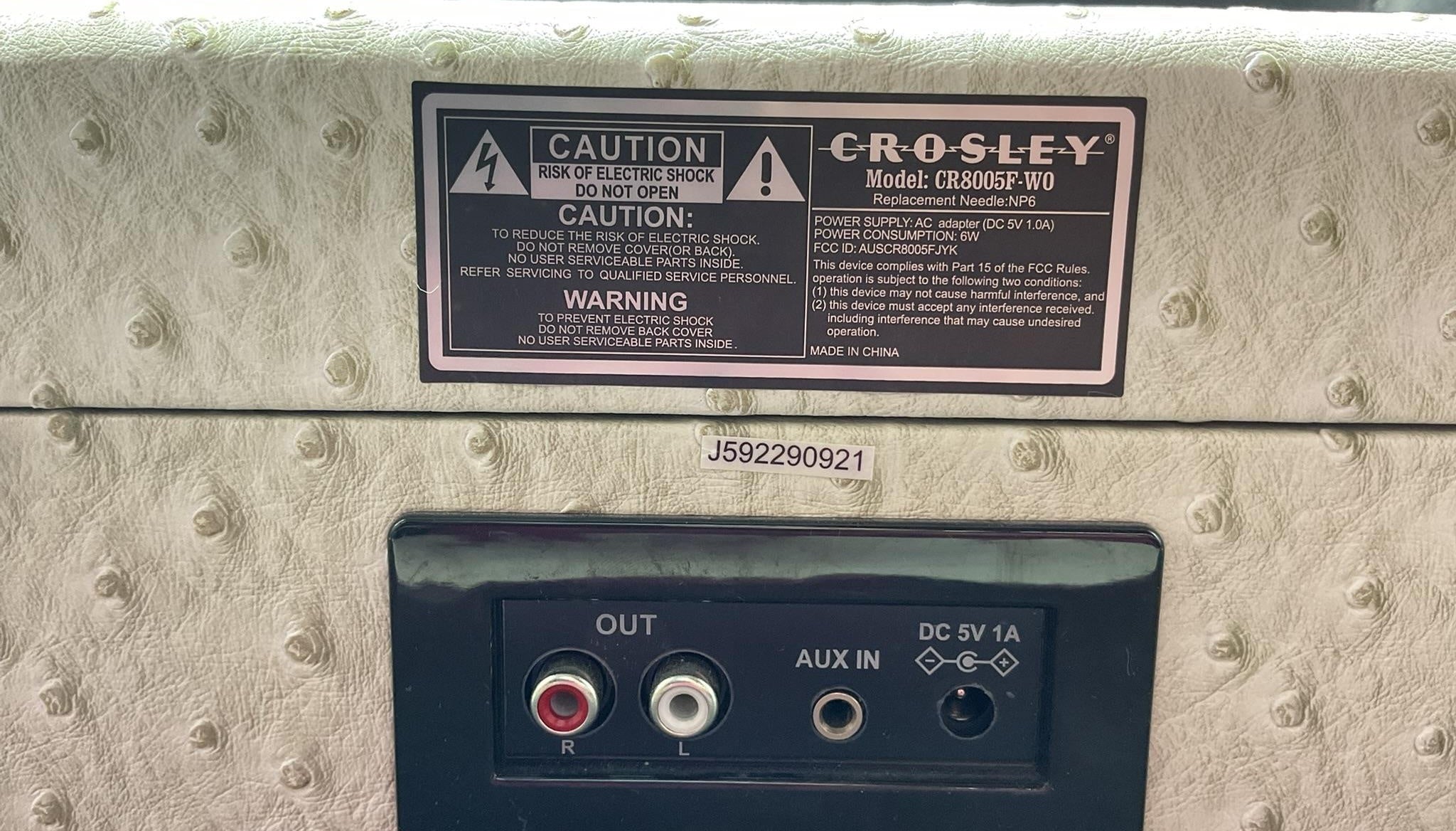 Crosley Cruiser Plus CR8005F-WO Turntable - White Ostrich - Untested AS-IS