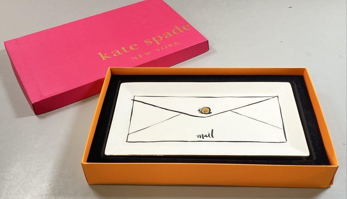 Kate Spade New York Daisy Place Snail Mail Tray 11" x 6"
