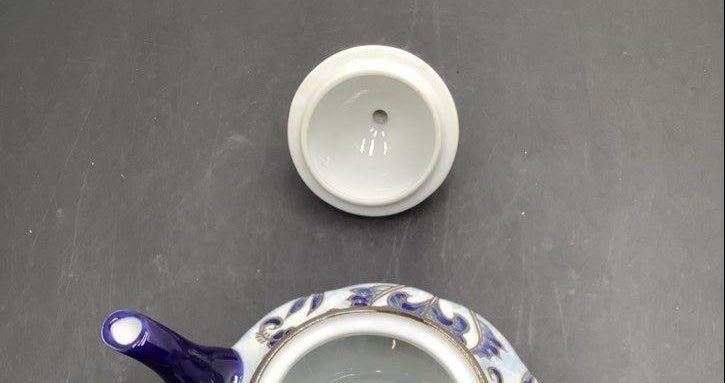 Vintage Cobalt Blue Floral Ceramic Teapot Porcelain Tea Pot with Lidded Finial