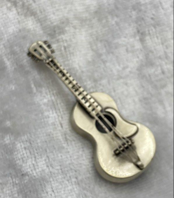 Vintage Beau Signed Sterling Silver Acoustic Guitar Brooch Pin 5.83g