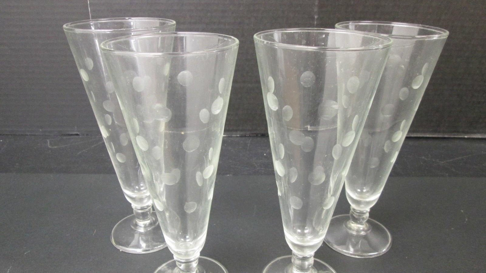 Set of 4 Footed Clear Glass Coin Dot Frosted Design Drinking Glasses