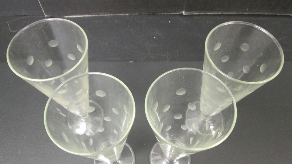 Set of 4 Footed Clear Glass Coin Dot Frosted Design Drinking Glasses