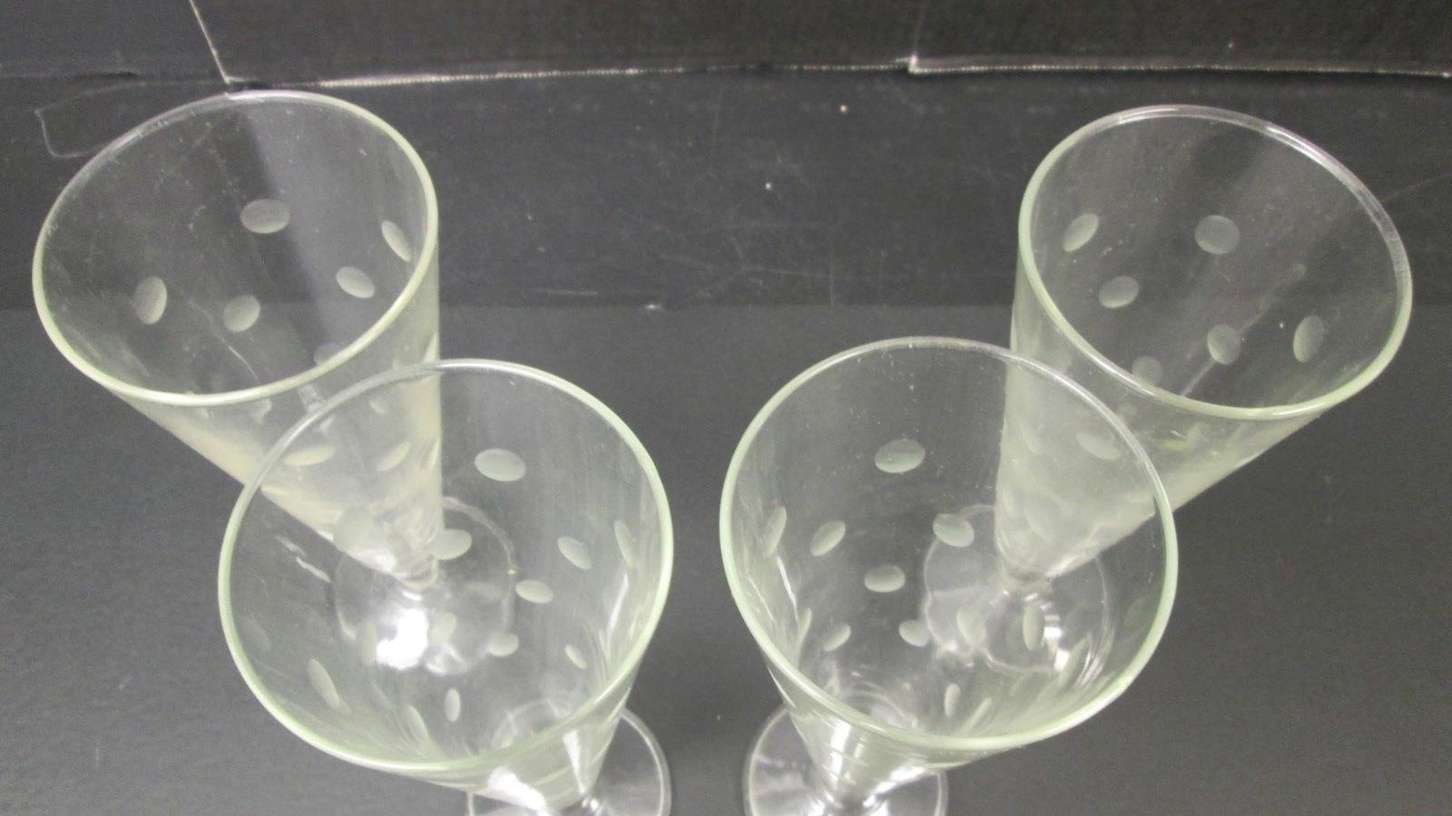 Set of 4 Footed Clear Glass Coin Dot Frosted Design Drinking Glasses