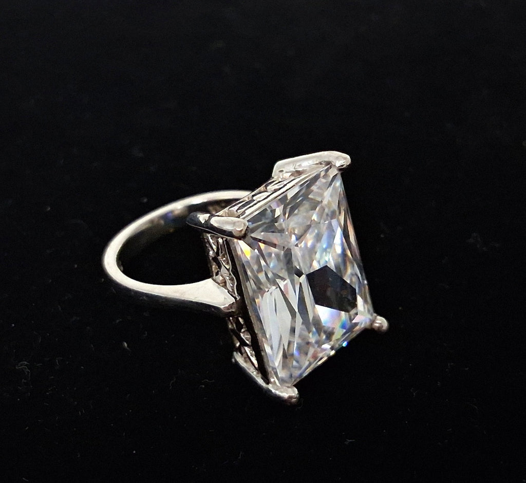 Sterling Silver Cocktail Ring w Rectangle Cut CZ, Size 6.5, 11.3g