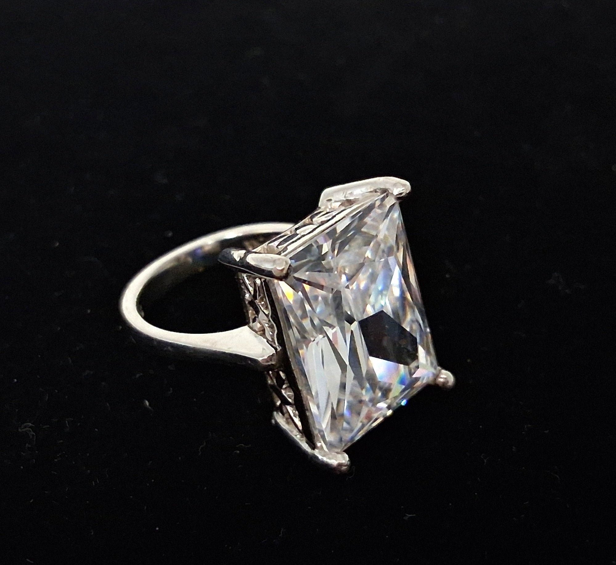 Sterling Silver Cocktail Ring w Rectangle Cut CZ, Size 6.5, 11.3g