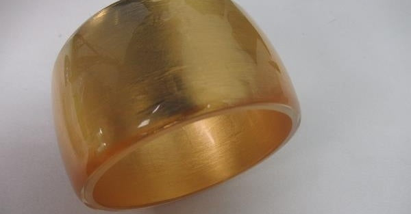 EUC Vintage Style Golden Metallic Resin Bangle Fashion Bracelet