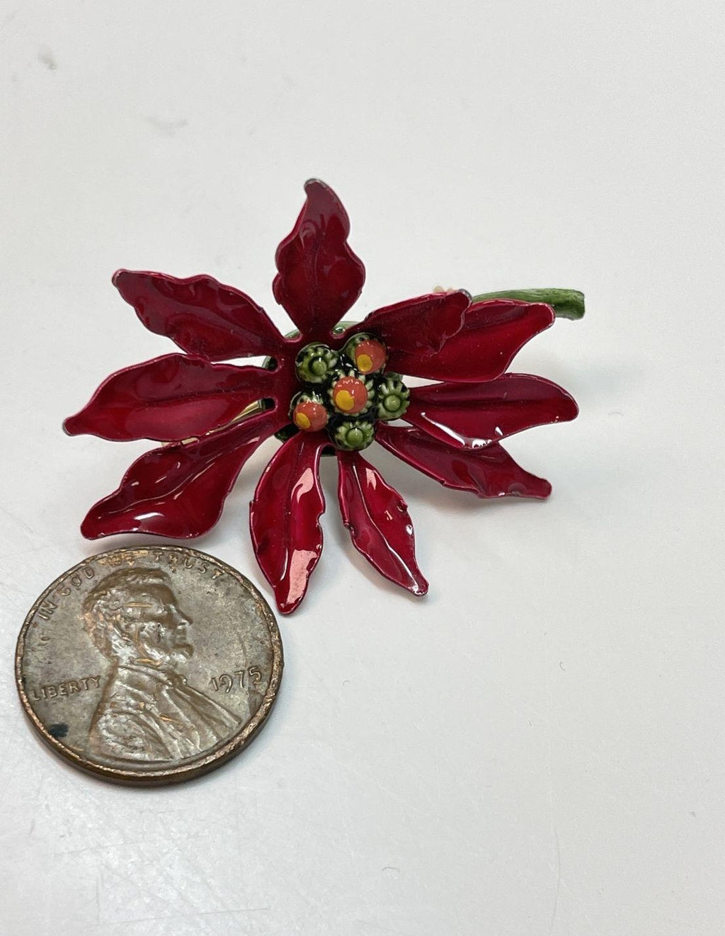 Vintage Gold Tone Red Enamel Poinsettia Brooch Pin 5.7g | Christmas Holiday Floral Jewelry