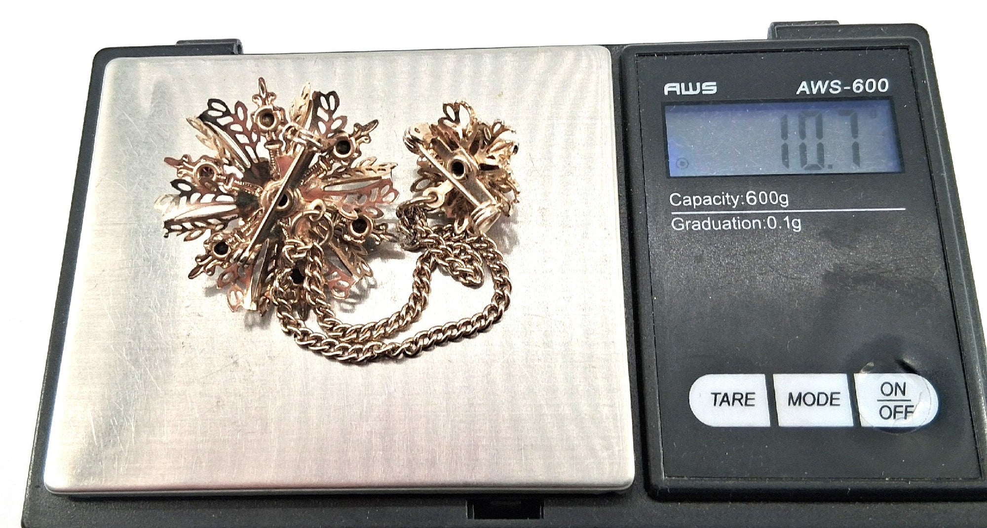 Vintage Unsigned Rhinestone Gold Tone Sweater Clip Brooch