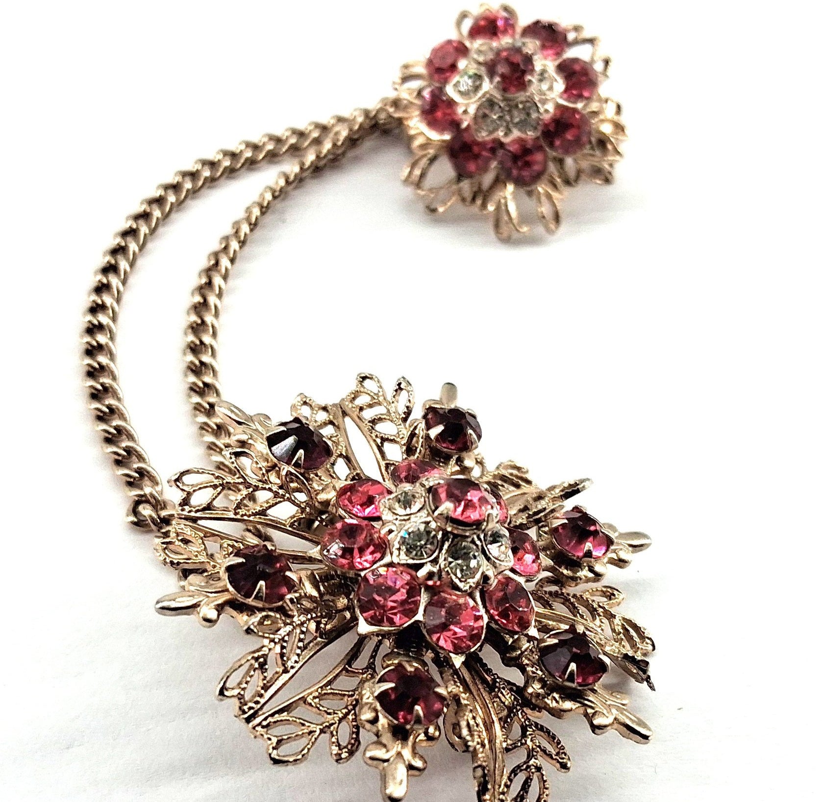 Vintage Unsigned Rhinestone Gold Tone Sweater Clip Brooch