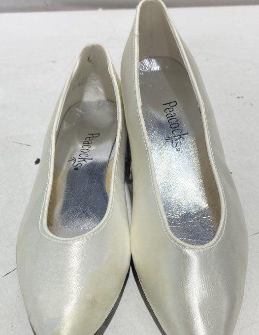 Women's Ivory Peacocks Wedding Style Slip-On Heels - Size 8.5