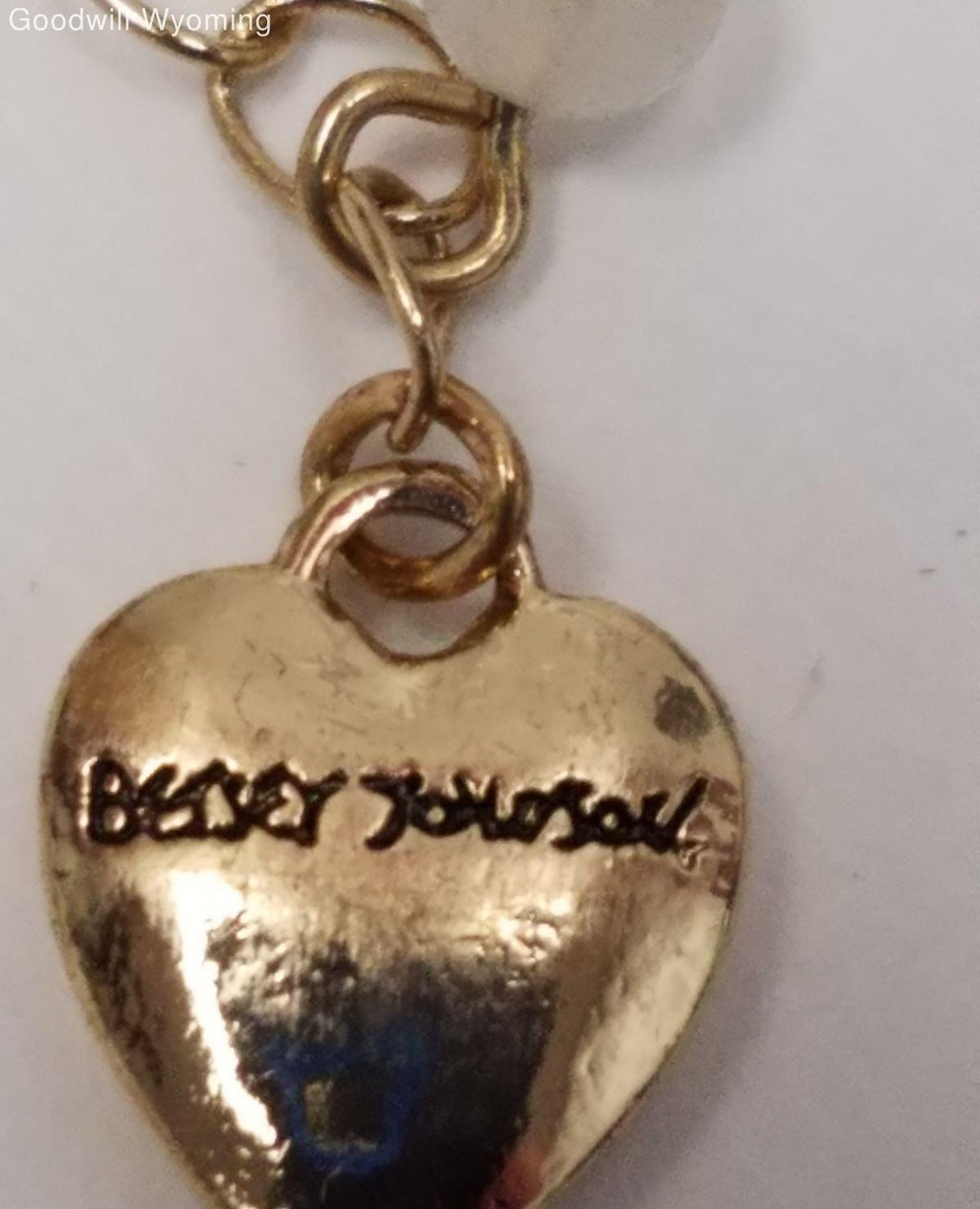 Betsey Johnson Gold Color Daisy Pendant Necklace