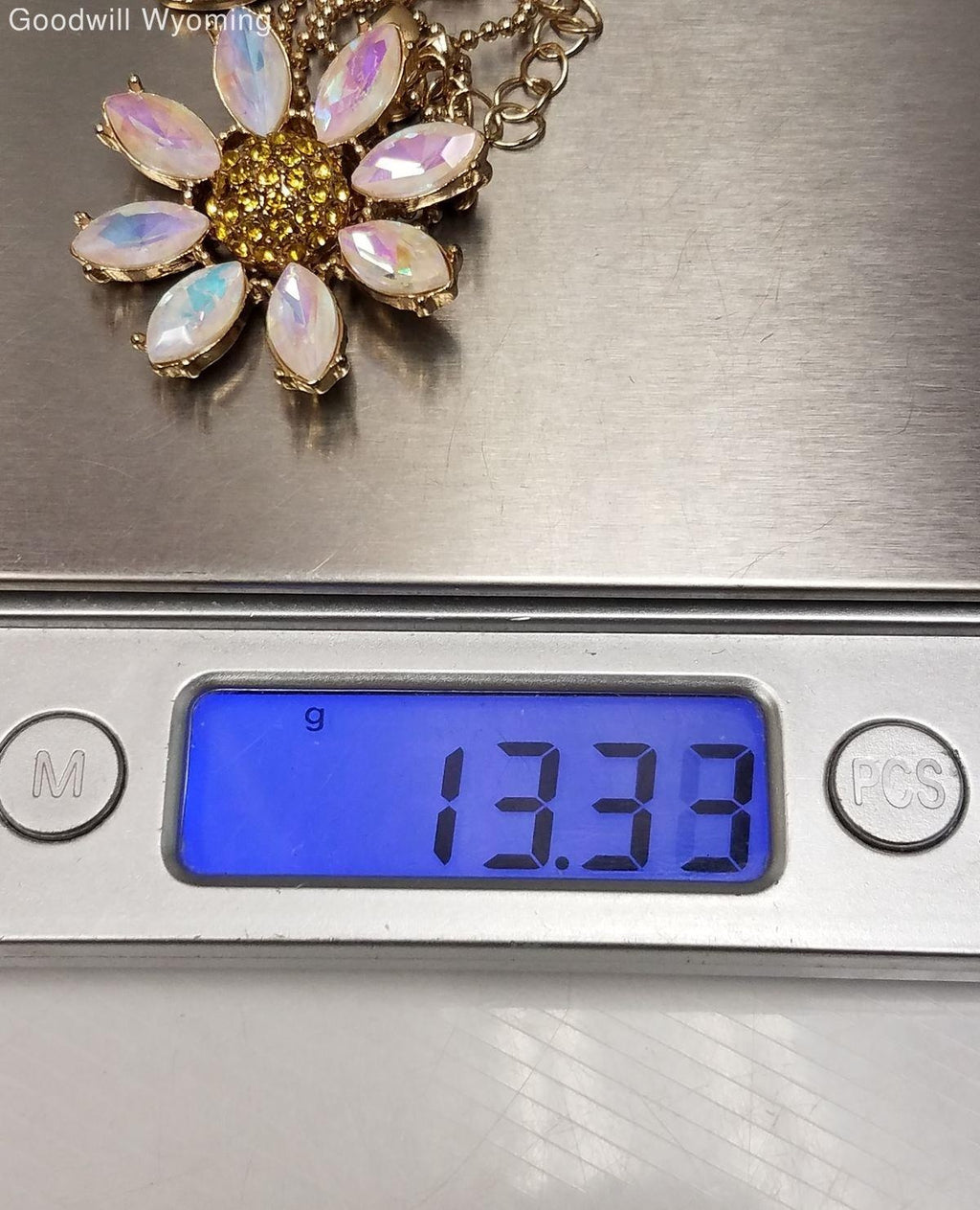 Betsey Johnson Gold Color Daisy Pendant Necklace