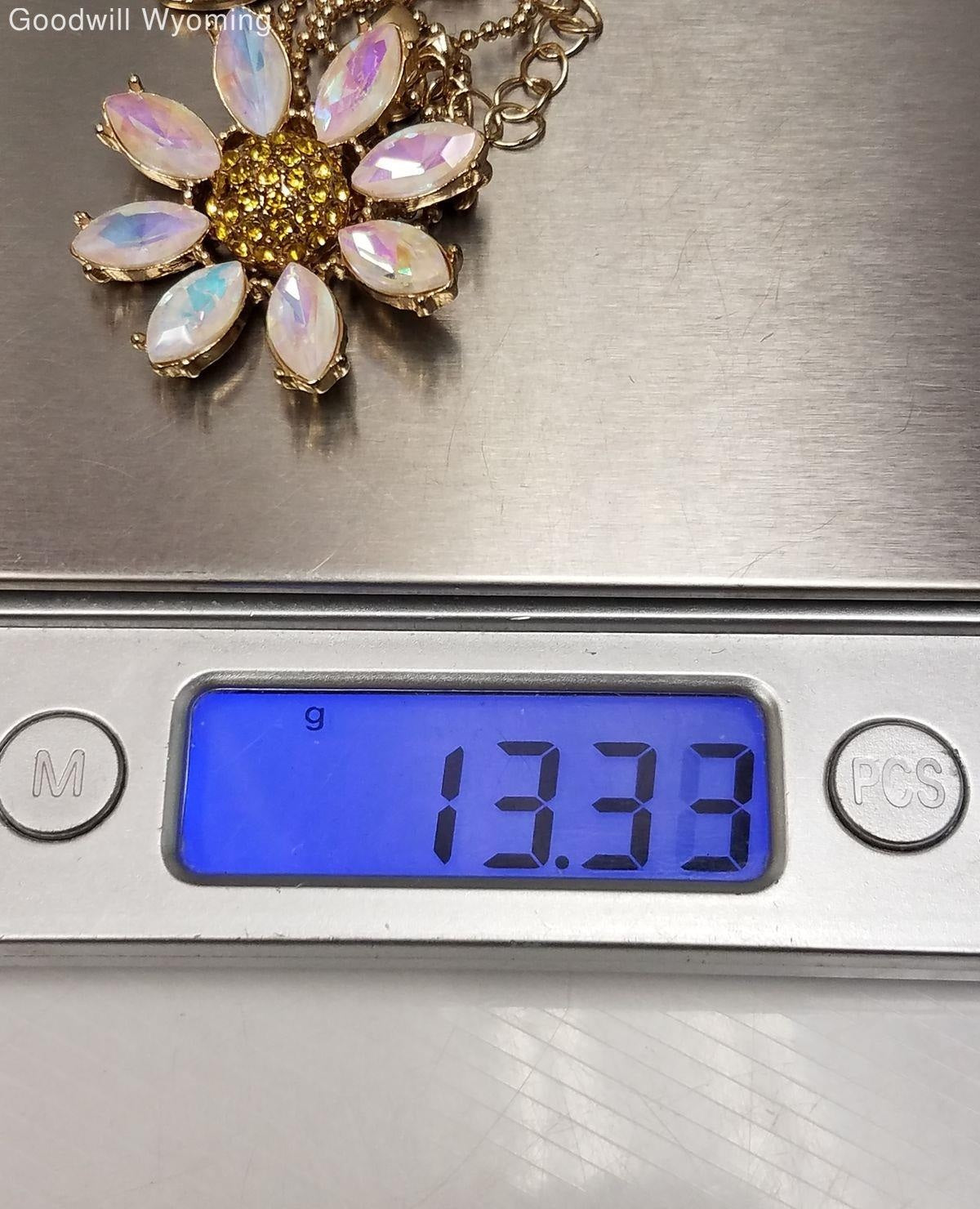 Betsey Johnson Gold Color Daisy Pendant Necklace