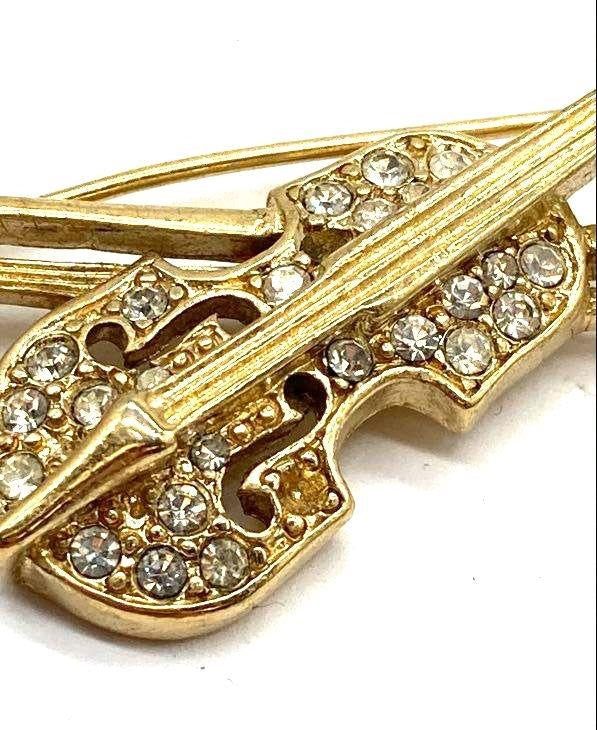 Trifari Vintage Gold Tone & Crystal Rhinestone Violin Brooch Pin For Repair