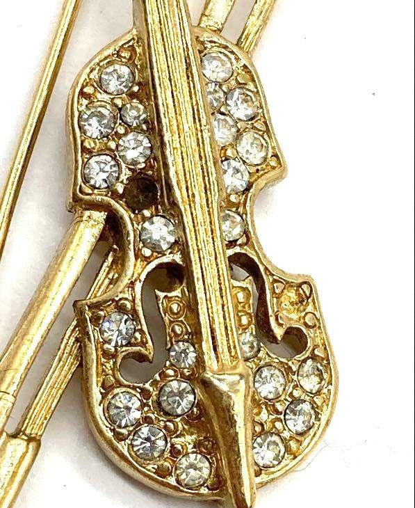 Trifari Vintage Gold Tone & Crystal Rhinestone Violin Brooch Pin For Repair