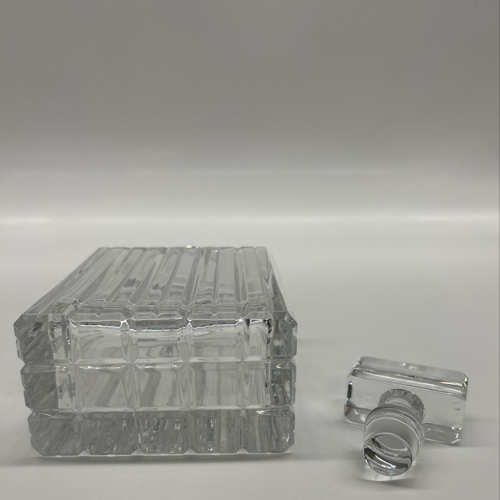 Royal Gallery 24% Lead Crystal Decanter with Stopper, Cut Glass Barware Decanter