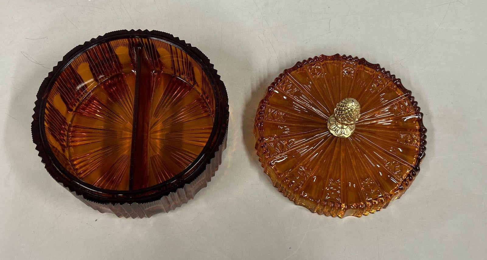 Pressed Glass Amber Ribbed Sunburst Divided Candy Dish Pineapple Finial 6 In