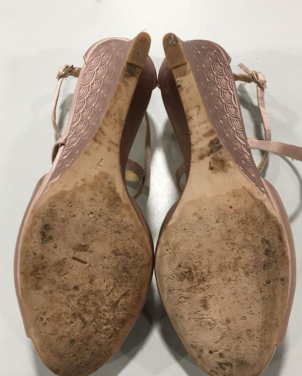 Badgley Mischka Pink Textile Ankle Strap Wedge Sandals Size 7