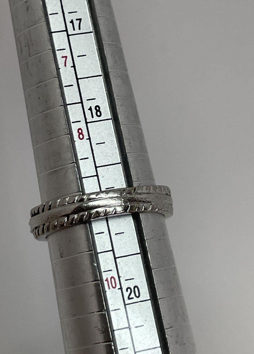 Lia Sophia Greek Isle Silver Tone Light Green Faceted Rhinestone Ring 6.0g