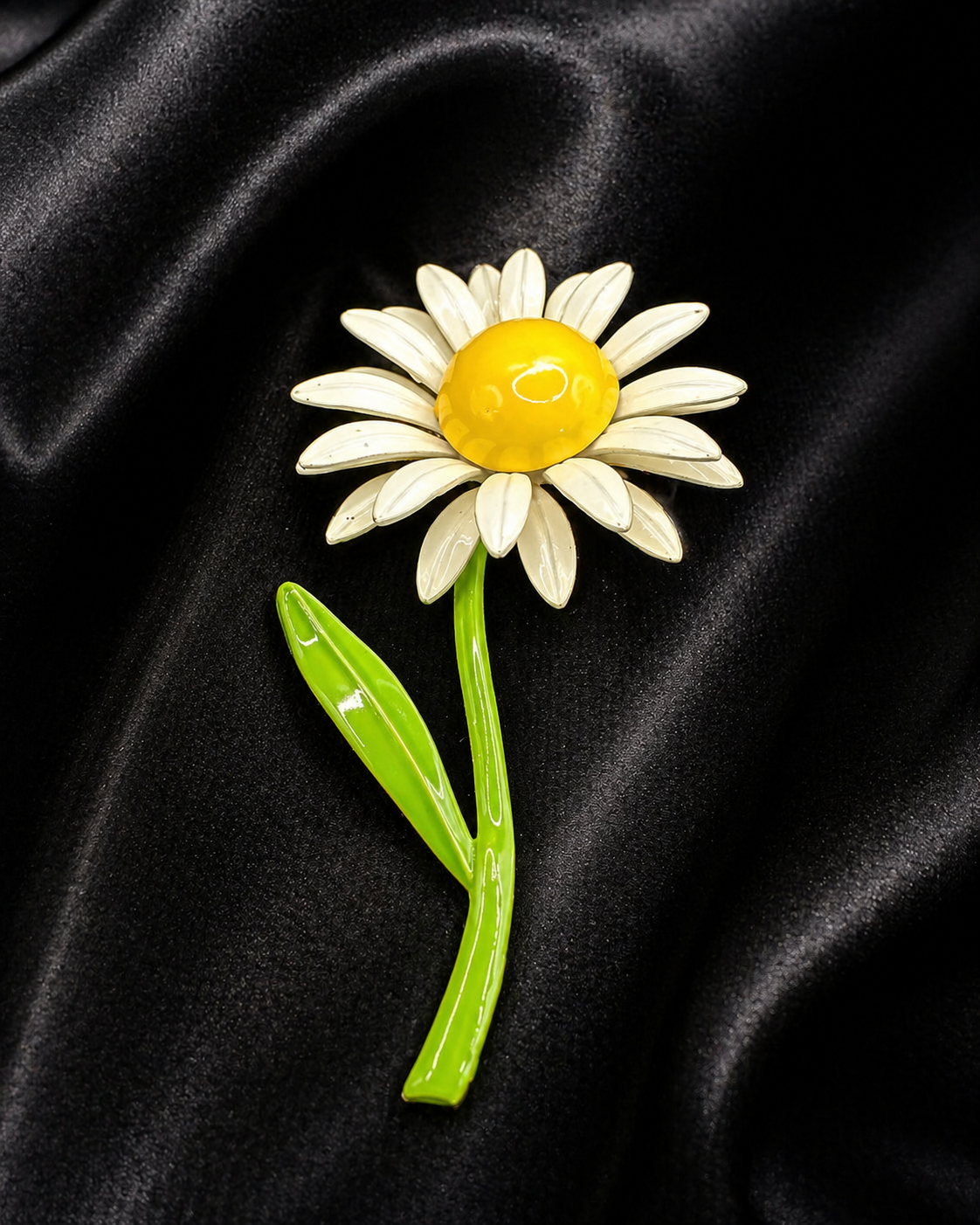 White Daisy Flower Brooch