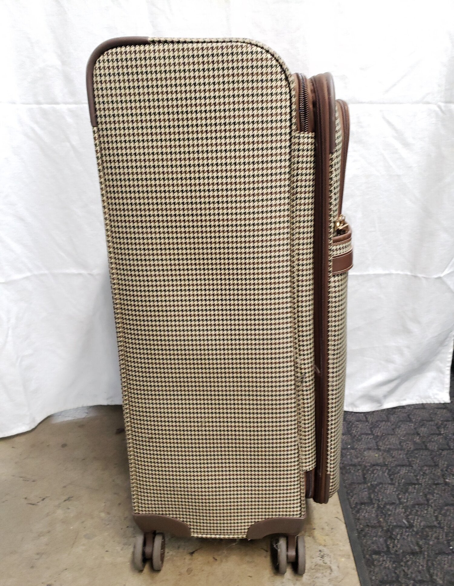 (SOLD) London Fog Oxford II Houndstooth Full-Size Spinner Suitcase | Checked Rolling Luggage