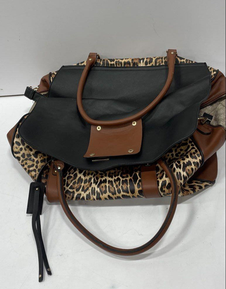 Badgley Mischka Travel Weekender Bag (ZIPPER NEEDS REPAIR)