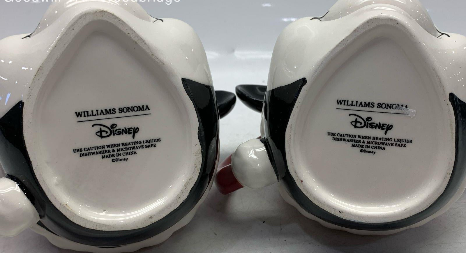 Set of 2 Williams Sonoma Disney Mickey and Minnie Mouse Figural Christmas Mugs