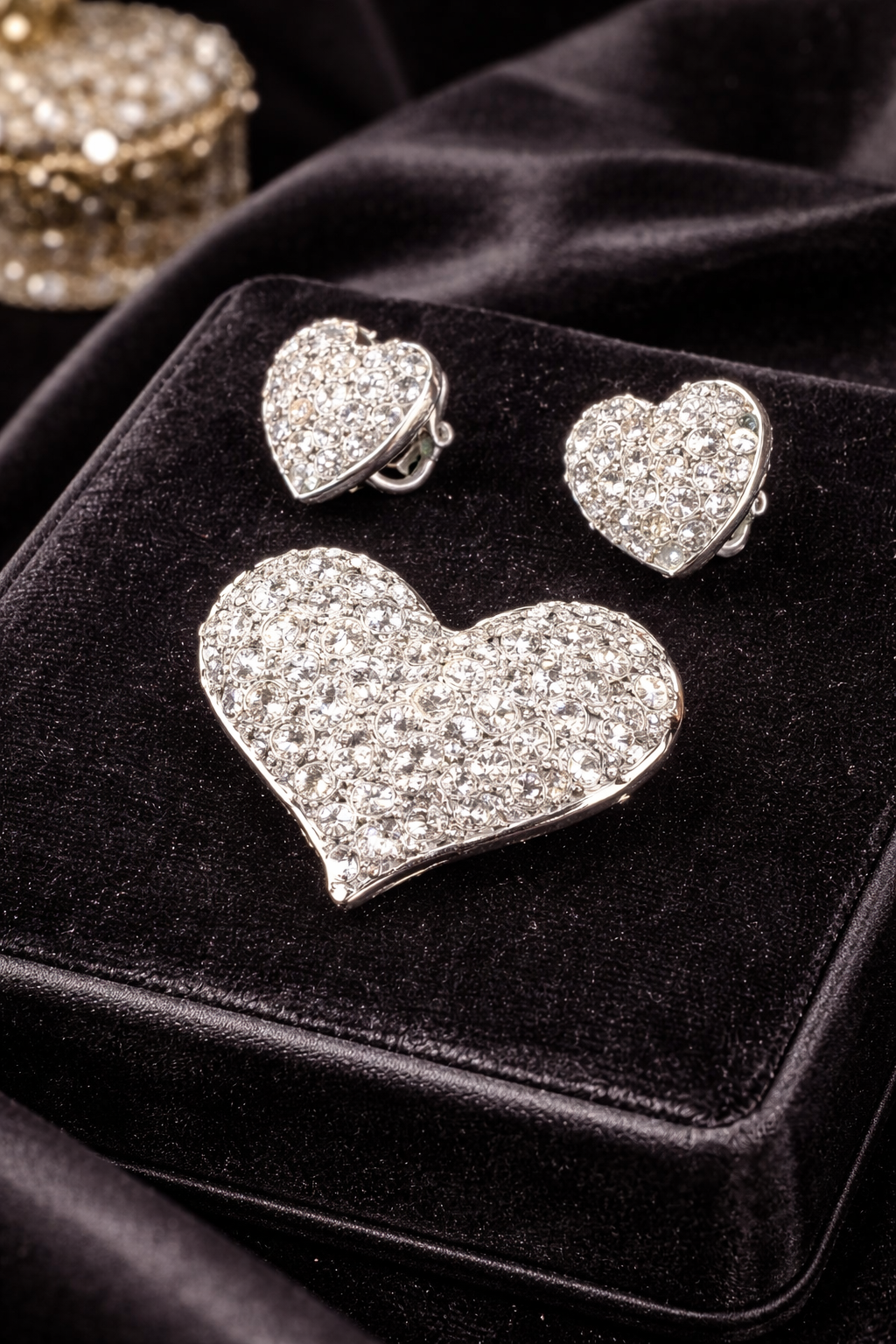 Swarovski Crystal Heart Brooch and Earrings Set Signed Swan Silver Tone Rhinestone Pave Matching Jewelry Romantic Gift
