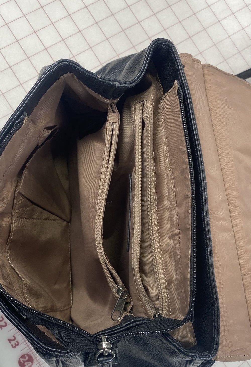 Gun Tote'n Mamas Black Pebbled Leather Crossbody Purse